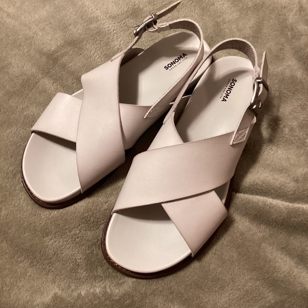 Women’s Sonoma sandals, 8.5, cream color, NWOT